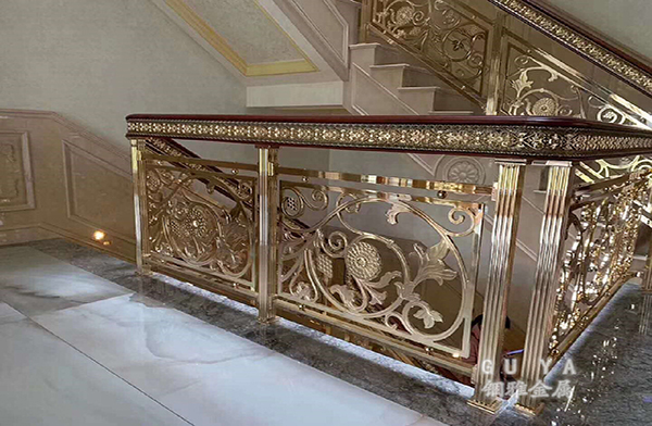 酒店铝艺护栏安装效果