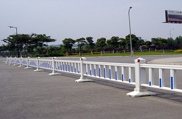 青州市中心主干道路护栏升级改造工程