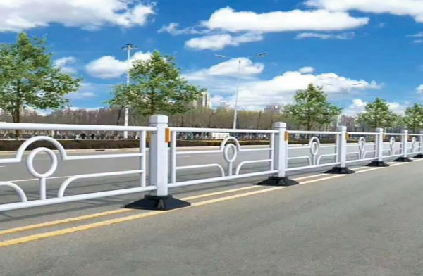 道路铝艺护栏安装