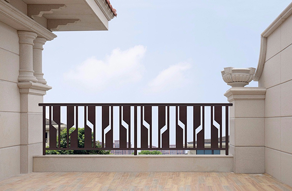 中式阳台铝艺护栏